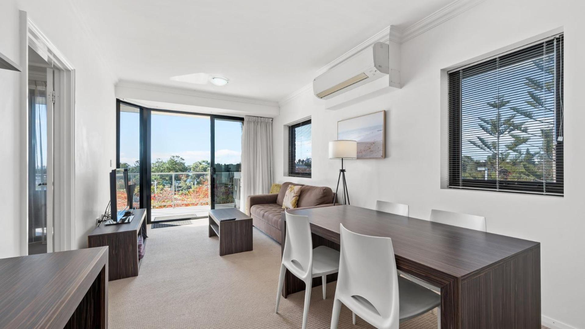 Dolphin Quay Apartments Mandurah Exterior photo