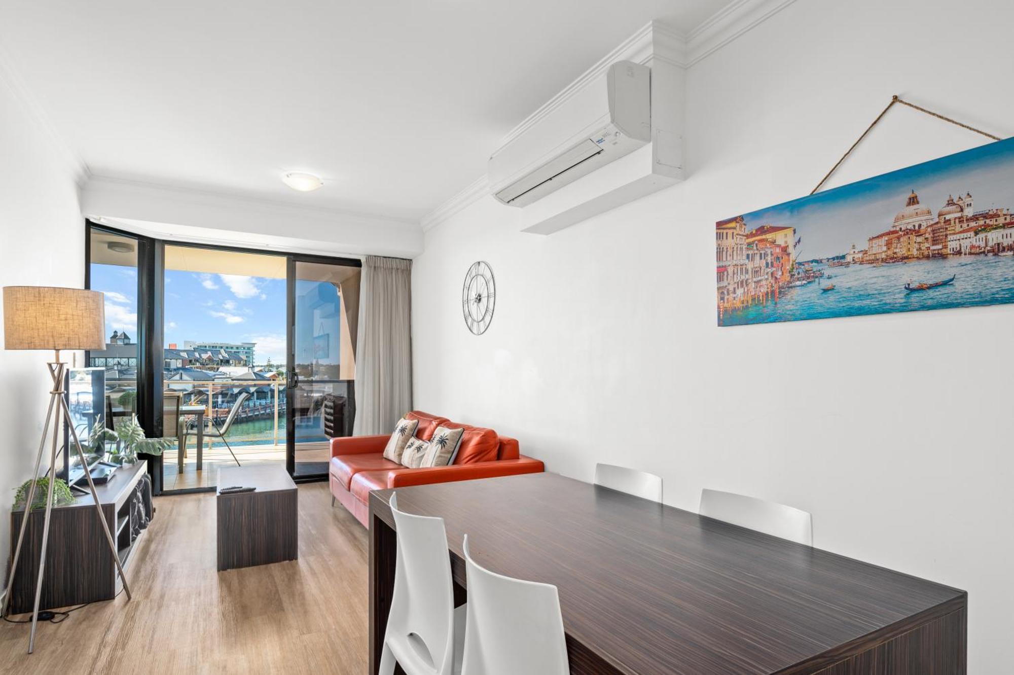 Dolphin Quay Apartments Mandurah Exterior photo