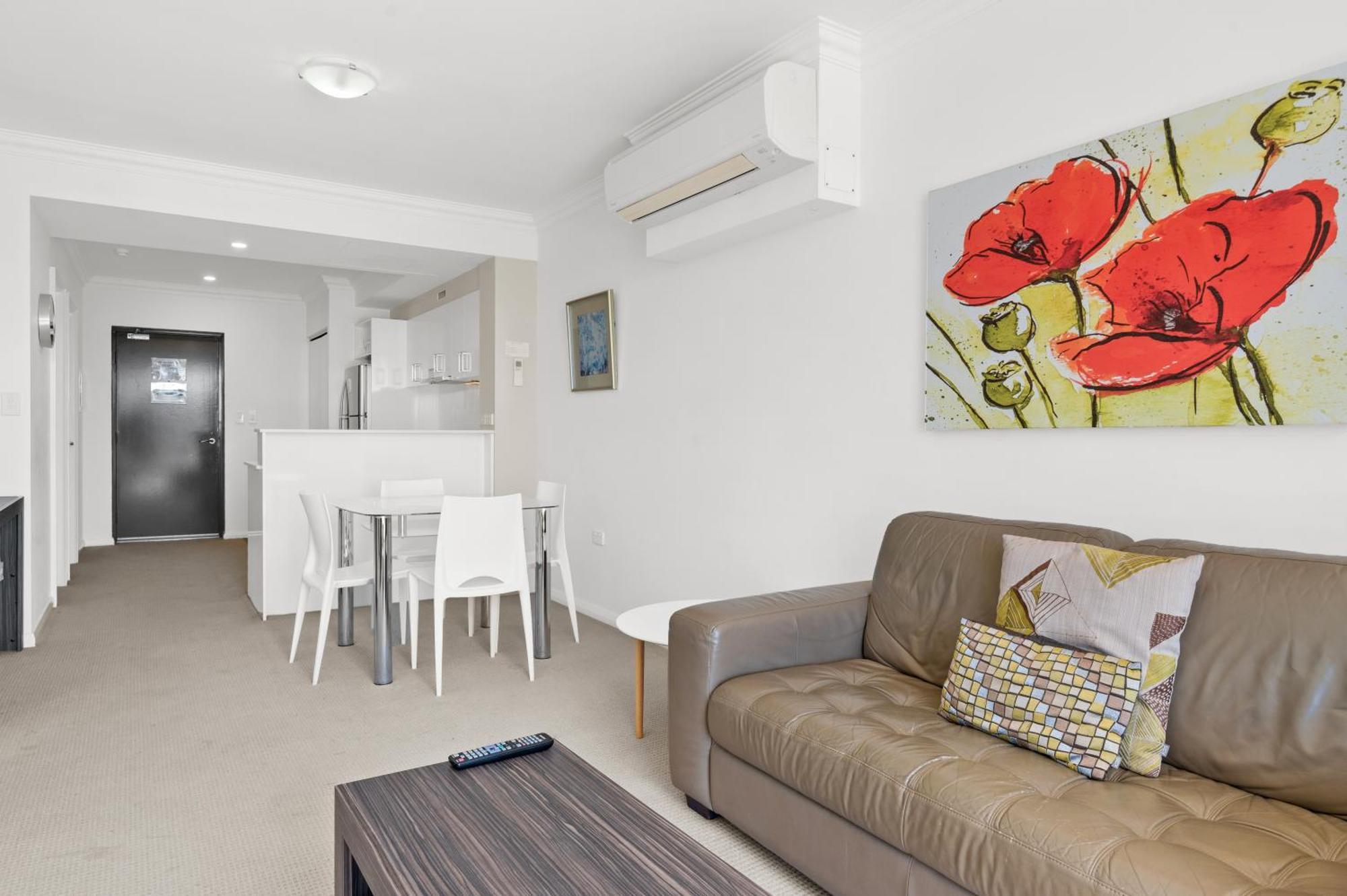 Dolphin Quay Apartments Mandurah Exterior photo