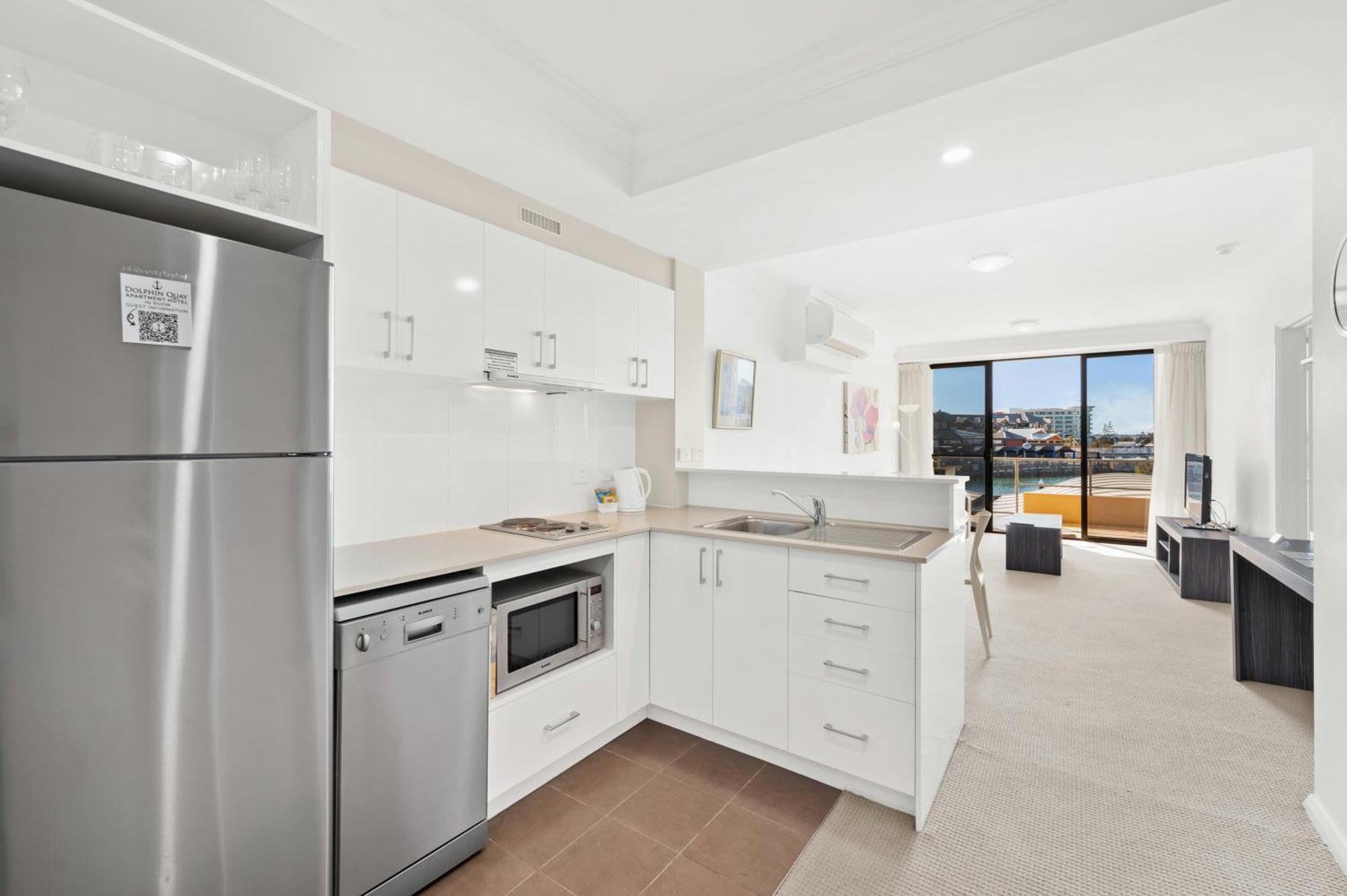 Dolphin Quay Apartments Mandurah Exterior photo